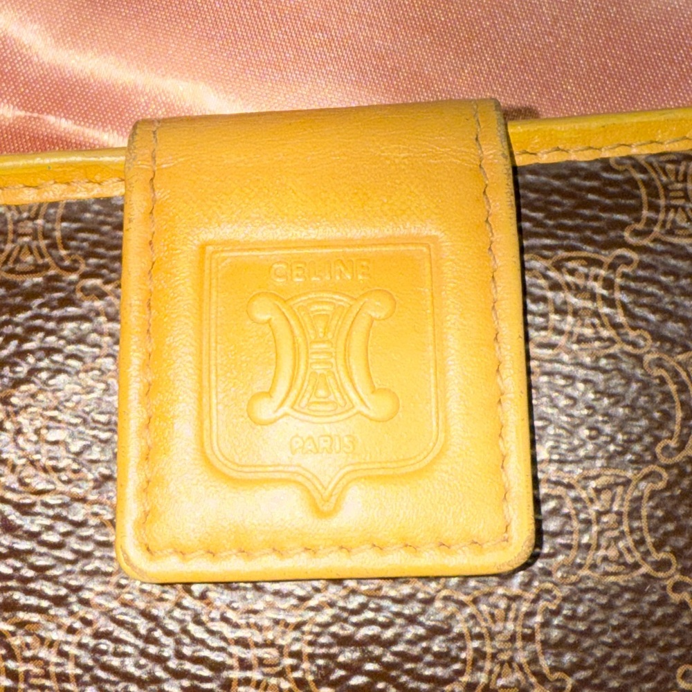 💯 Celiné Trifold Wallet - Picture 2 of 9